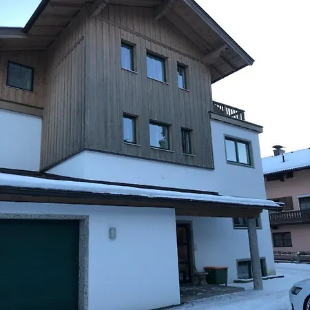 Penthouse Brixen 公寓