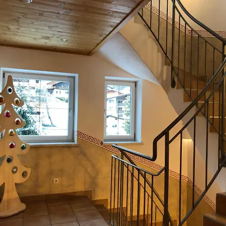 Penthouse Brixen 公寓 *